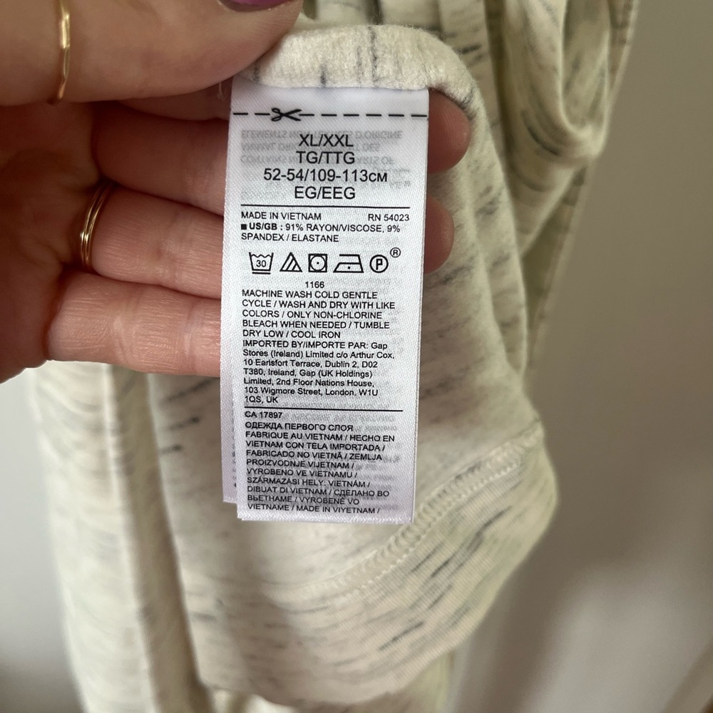 Banana Republic Robe - Picture 3 of 3